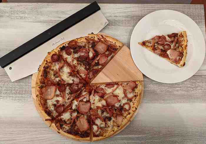 Checkered Chef Premium Pizza Cutter and Cutting Board Set