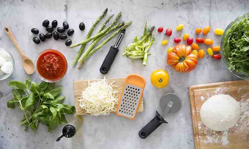 OXO Good Grips NEW Large 4-Inch Pizza Wheel and Cutter